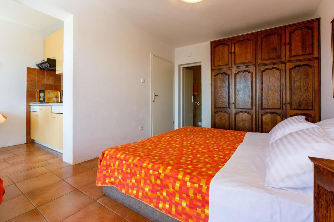 קריקווניצה Apartments Loncaric מראה חיצוני תמונה